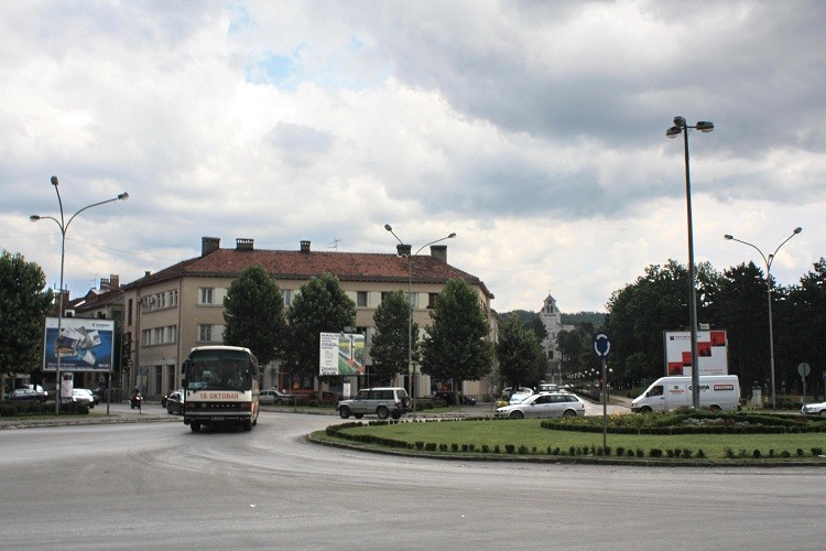 Nikšić,_Montenegro_-_town_centre_2