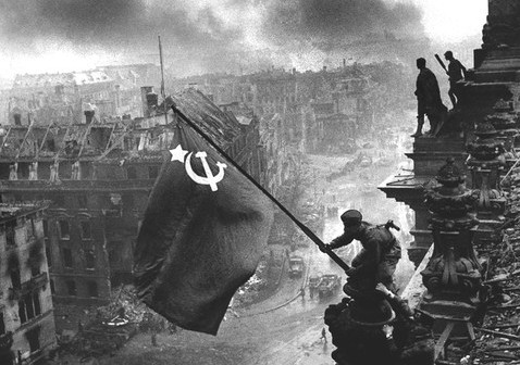 rajhstag-zastava.jpg