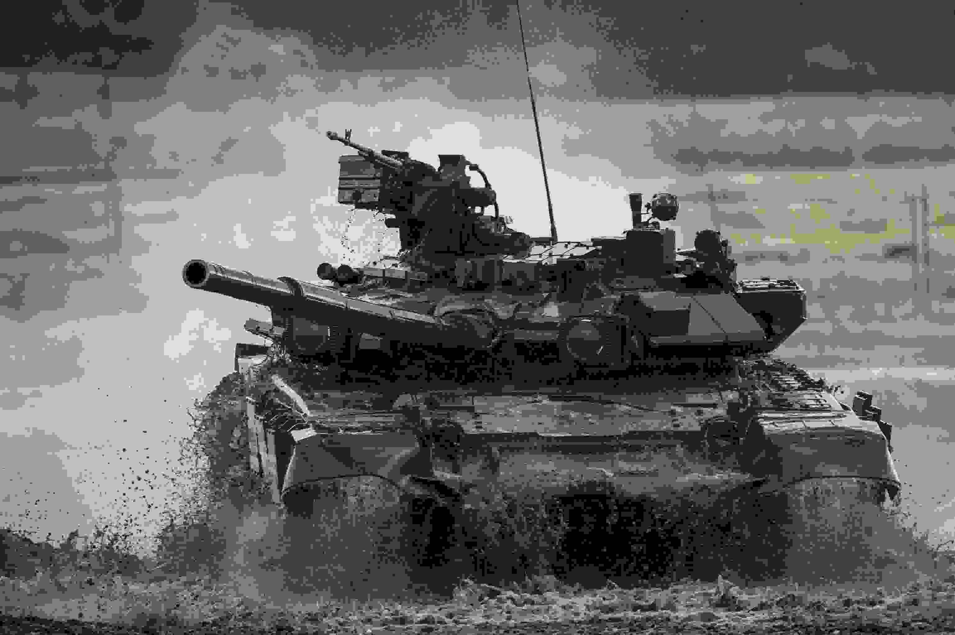 Тенк T-90 