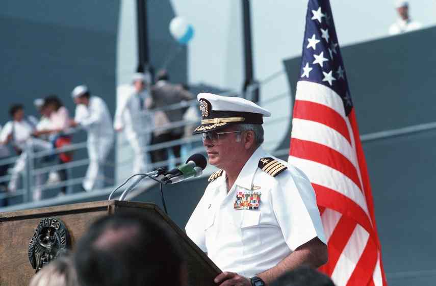 Captain (CAPT) Will C. Rogers III, commanding officer of the guided missile cruiser USS VINCENNES (CG 49), speaks during the welcome home ceremony held for the crew of the VINCENNES. The ship is returning from a six-month deployment to the Western Pacific, Indian Ocean and Arabian Gulf.