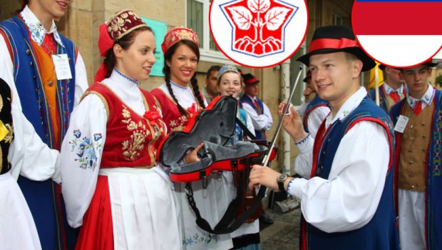 Luzicki-Srbi-u-narodnjoj-nosnji-tokom-folklornog-festivala2-620x350