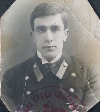 otac-u-studentskoj-uniformi-1915