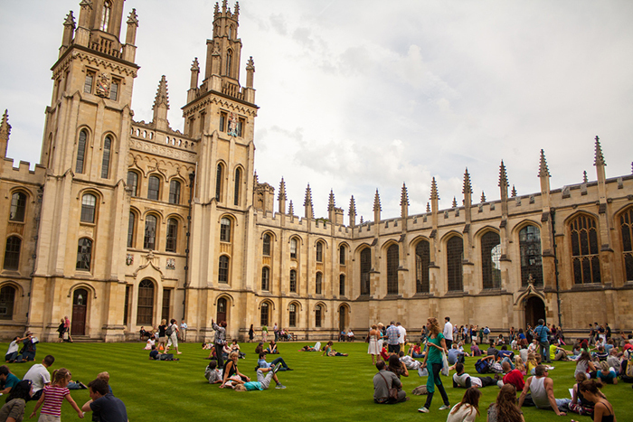 Oxford univerzitet