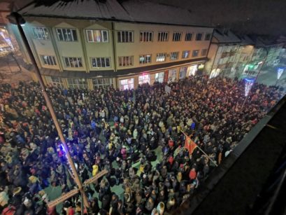 Десетине хиљада Срба Црне Горе учествовало у литијама широм земље (фото)