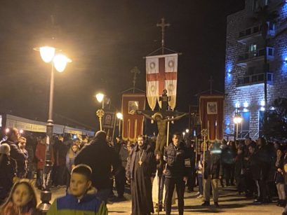 Црна Гора брани светиње: Стотине хиљада људи на улицама (фото, видео)