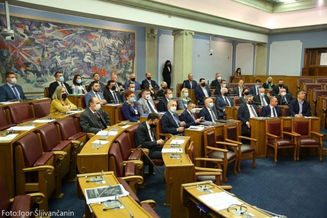 PARLAMENTARNA VECINA FOTO