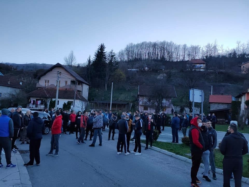 (ВИДЕО) Народ уз министра правде: Протестне шетње, блокаде путева