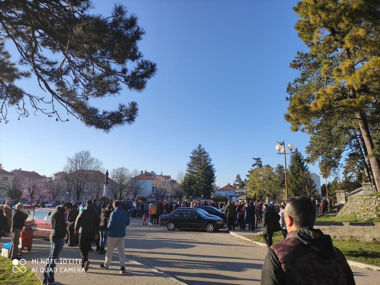 (ВИДЕО) Народ уз министра правде: Протестне шетње, блокаде путева