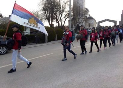 Радуј се Свети Василије, похвало рода нашег: Колона вјерника кренула према манастиру Острог
