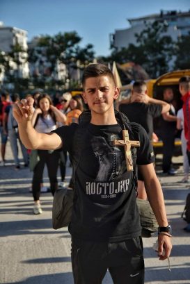 Радуј се Свети Василије, похвало рода нашег: Колона вјерника кренула према манастиру Острог